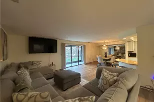 7539 Penn Bridge Ct, Pittsburgh, PA 15221 - Photo 4