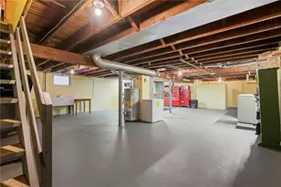 44 Franklin Ave, Ellwood City, PA 16117 - Photo 14