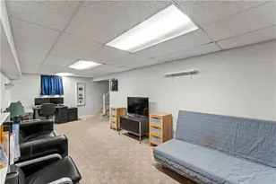 817 Gladden Rd, Canonsburg, PA 15317 - Photo 12