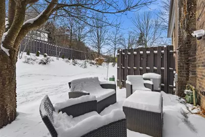 711 Newton Square, Moon/Crescent Twp, PA 15108 - Photo 22