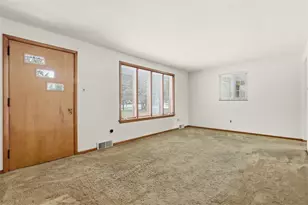 2464 Henry Ln, Pittsburgh, PA 15143 - Photo 6