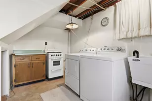 2464 Henry Ln, Pittsburgh, PA 15143 - Photo 24