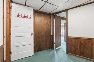 2464 Henry Ln, Pittsburgh, PA 15143 - Photo 22