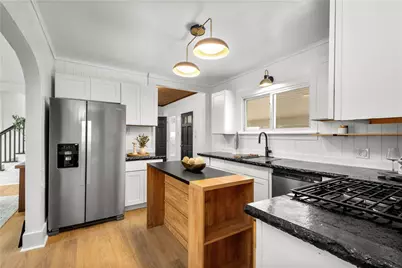 147 Carmichaels St, Dry Tav-Rices Landing, PA 15357 - Photo 8