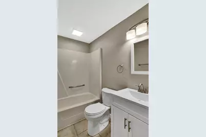 739 Bar Harbor Dr, Pittsburgh, PA 15239 - Photo 12