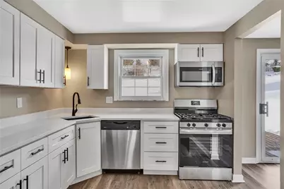 739 Bar Harbor Dr, Pittsburgh, PA 15239 - Photo 6