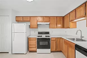 409 Redwood Ct, Ross Twp, PA 15202 - Photo 12