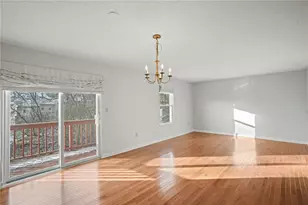 409 Redwood Ct, Ross Twp, PA 15202 - Photo 8