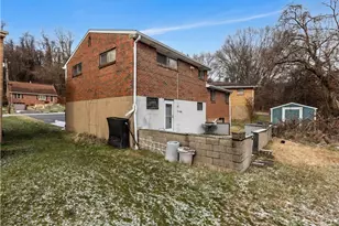 1213 Robinia Dr, Pittsburgh, PA 15221 - Photo 6