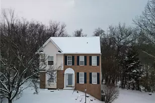 403 St James Ct, Cranberry Township, PA 16066 - Photo 2