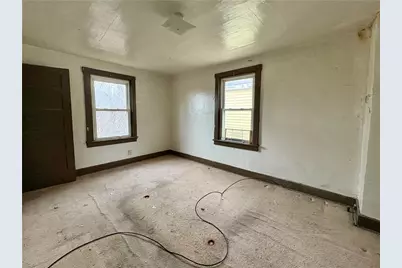 126 W Midland Ave, Midland, PA 15059 - Photo 6