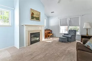 710 Spencer Woods Dr, Pittsburgh, PA 15116 - Photo 4