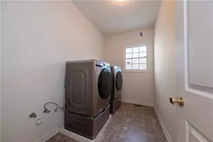 105 Oak Moss, North Fayette, PA 15108 - Photo 24