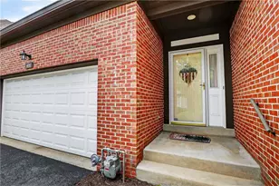 408 Kingsberry Cir, Pittsburgh, PA 15234 - Photo 2