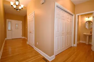 408 Kingsberry Cir, Pittsburgh, PA 15234 - Photo 4