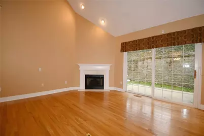 408 Kingsberry Circle, Pittsburgh, PA 15234 - Photo 10