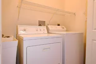 408 Kingsberry Cir, Pittsburgh, PA 15234 - Photo 6