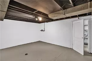 405 Antonelli Dr, Elizabeth, PA 15037 - Photo 10