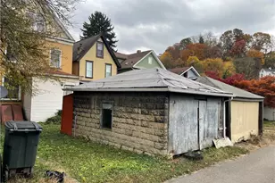 419 Robinson St, Pitcairn, PA 15140 - Photo 12