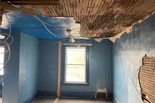 419 Robinson St, Pitcairn, PA 15140 - Photo 6