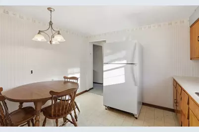 2503 Poinsettia Dr, White Oak, PA 15131 - Photo 12