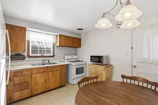 2503 Poinsettia Dr, White Oak, PA 15131 - Photo 16