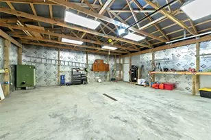 504 Howell St, Dawson, PA 15428 - Photo 10