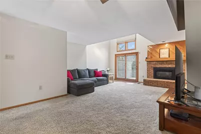 1404 Towne Square Dr, Pittsburgh, PA 15101 - Photo 4