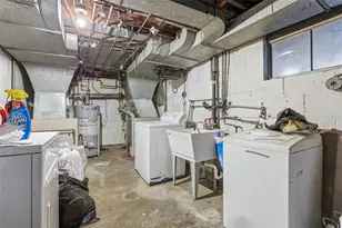 2402 Laketon Rd, Pittsburgh, PA 15221 - Photo 28