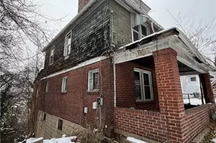 611 Singer Pl, Homewood Brushton, PA 15221 - Photo 2