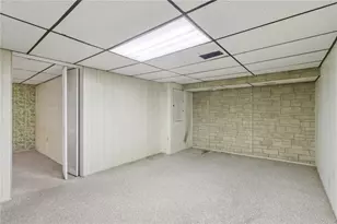814 Laura St, West Mifflin, PA 15122 - Photo 24
