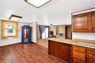 112 Elise Dr, Center Township, PA 16001 - Photo 14