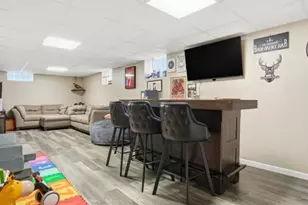 908 Aetna Dr, Ellwood City, PA 16117 - Photo 28