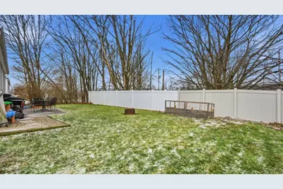 908 Aetna Dr, Ellwood City, PA 16117 - Photo 36