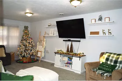 106 Meadowview Dr, Connoquenessing Township, PA 16053 - Photo 2