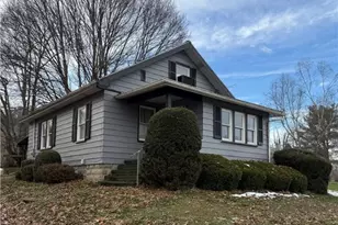 416 Country Club Dr, Ellwood City, PA 16117 - Photo 1