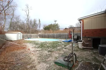 210 Livingston Rd, West Mifflin, PA 15122 - Photo 20