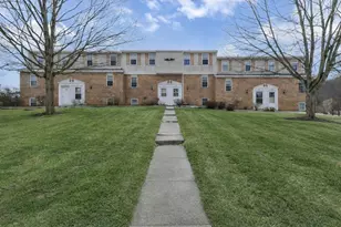 319 Bellford Ct, Cranberry Township, PA 16066 - Photo 1