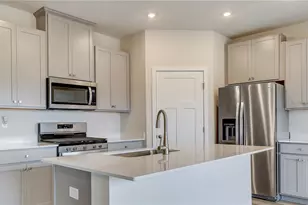 3079 Audrey Dr, Hempfield Township, PA 15601 - Photo 4