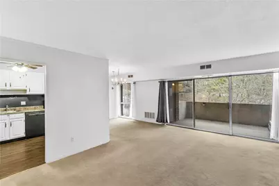 2401 Charlemagne Cir, Pittsburgh, PA 15237 - Photo 2