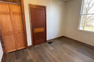 138 E Smithfield St, Mount Pleasant Township, PA 15666 - Photo 10