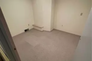 235 Longfellow St, Vandergrift, PA 15690 - Photo 4