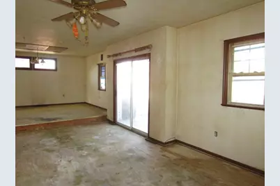 724 Laura St, West Mifflin, PA 15122 - Photo 12