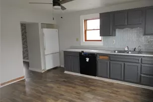 402 E Lincoln Ave, McDonald, PA 15057 - Photo 4