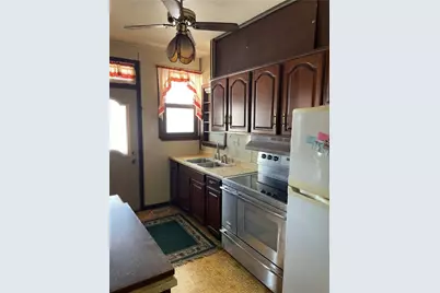 832 Thompson, Donora, PA 15033 - Photo 10