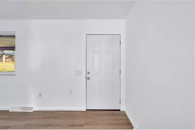325 E Brewster Rd, Center Township, PA 16001 - Photo 10