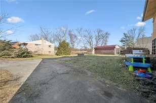 203 Sherrie Dr, Pittsburgh, PA 15239 - Photo 8