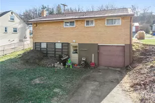 203 Sherrie Dr, Pittsburgh, PA 15239 - Photo 6