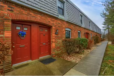444 Country View Ct, Pittsburgh, PA 15205 - Photo 2