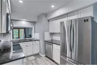 444 Country View Ct, Pittsburgh, PA 15205 - Photo 6